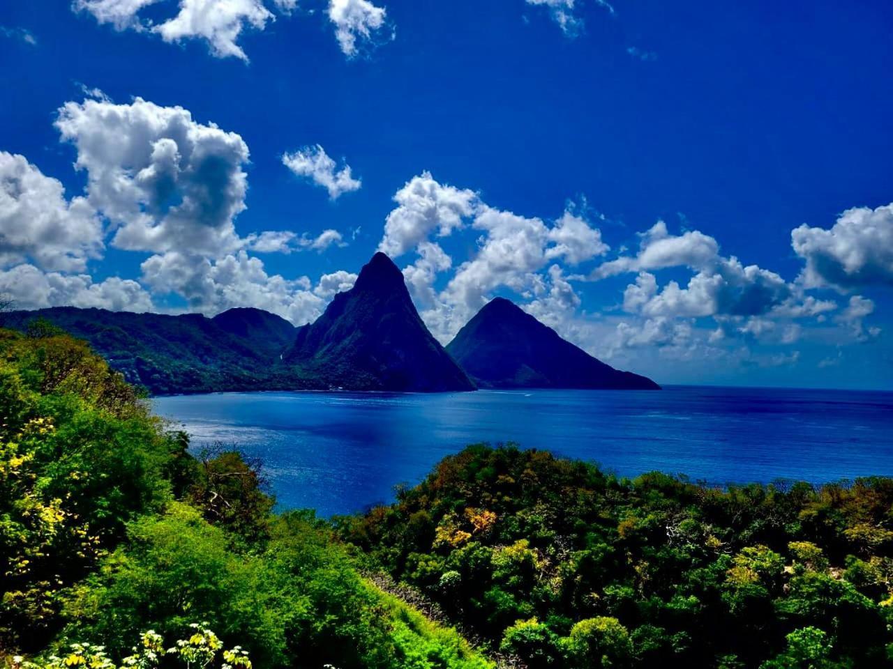 Garfields Hiddengem Villa Soufriere Exterior photo